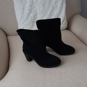 Black suede Vince Camuto boots